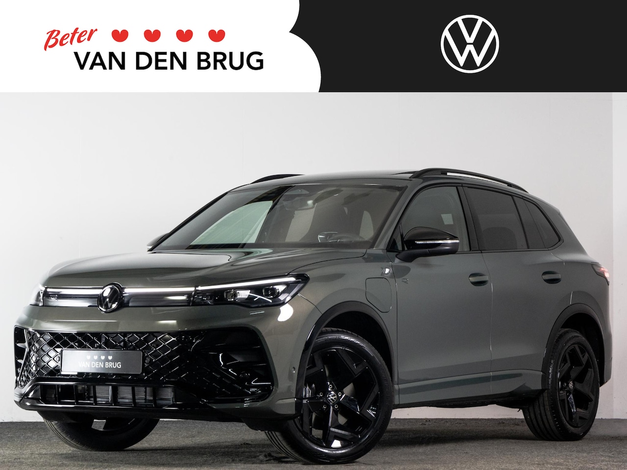 Volkswagen Tiguan - 1.5 eHybrid R-Line Edition | R-Line | Black style | Panoramadak | LED plus koplampen | DCC - AutoWereld.nl