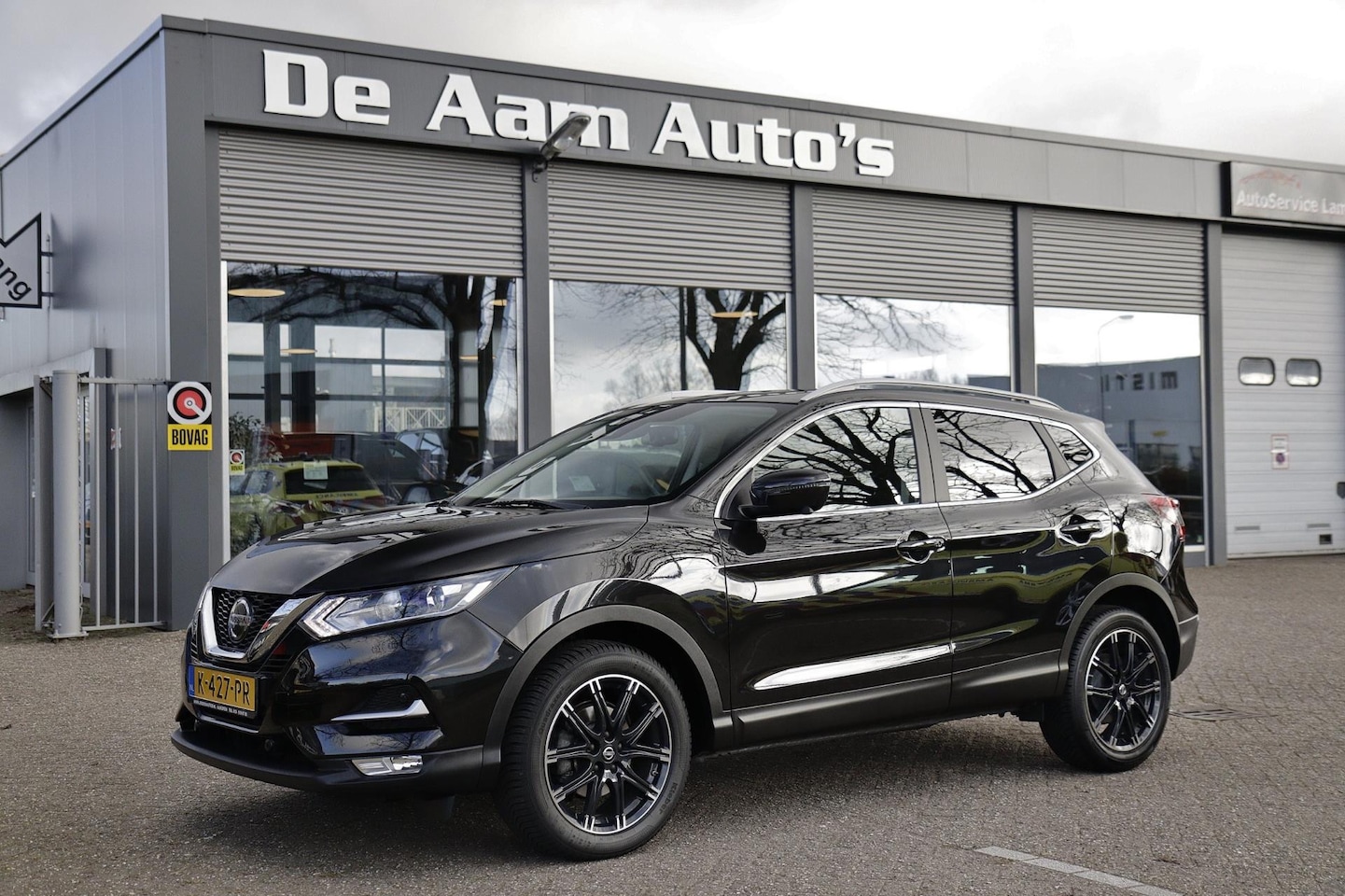 Nissan Qashqai - 1.3 DIG-T Tekna Panorama dak Carplay Camera Trekhaak - AutoWereld.nl