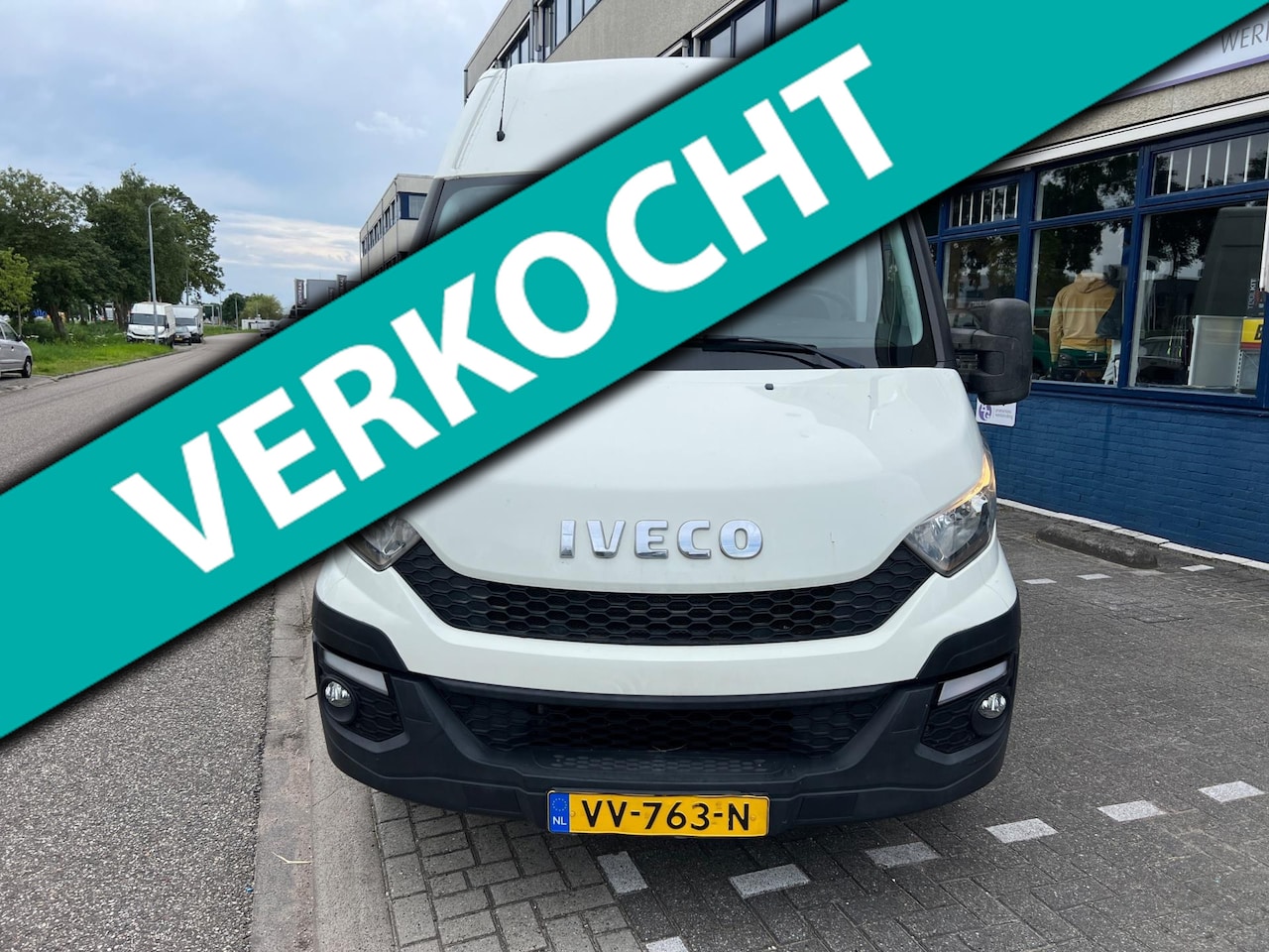 Iveco Daily - 35C13V 2.3 352 H3 L 35C13V 2.3 352 H3 L - AutoWereld.nl