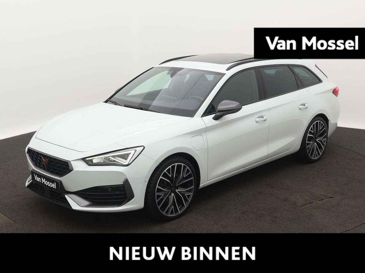 CUPRA Leon Sportstourer - VZ Business 1.4 TSI E-Hybrid 245PK | PANORAMADAK | ELEK.LAADKLEP | CAMERA | STUURVERWARMIN - AutoWereld.nl