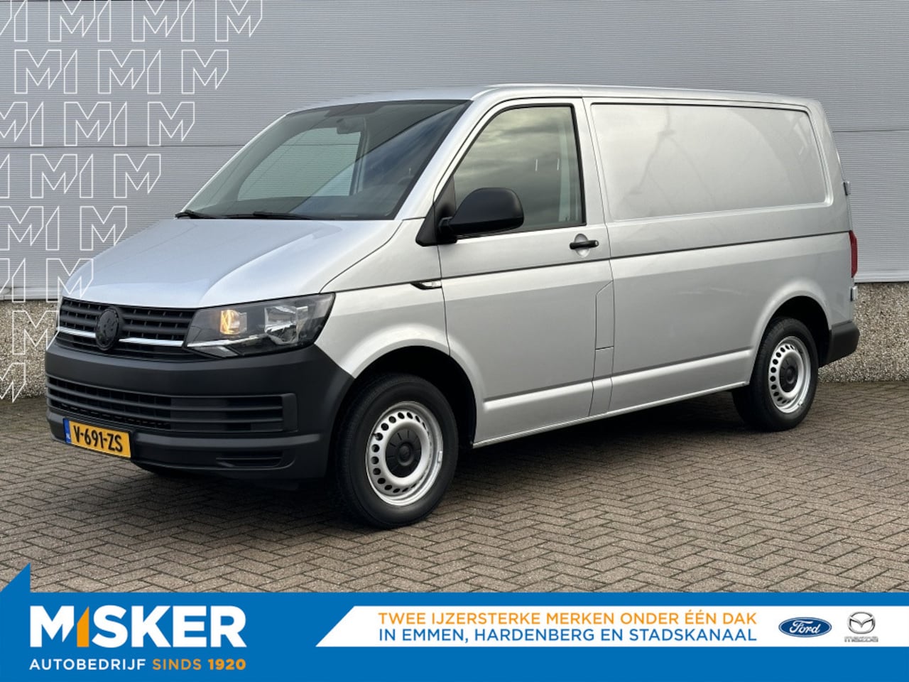 Volkswagen Transporter - 2.0 TDI L1H1 TREKHAAK! CAMERA! BLUETOOTH! - AutoWereld.nl