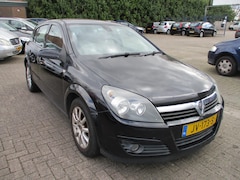 Vauxhall Astra - RECHTSGESTUURD APK 3-2026