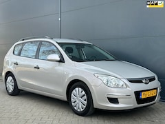 Hyundai i30 CW - 1.6 CRDi Active Cool AIRCO | NAVI | ELEK RAMEN | TREKHAAK | NWE APK