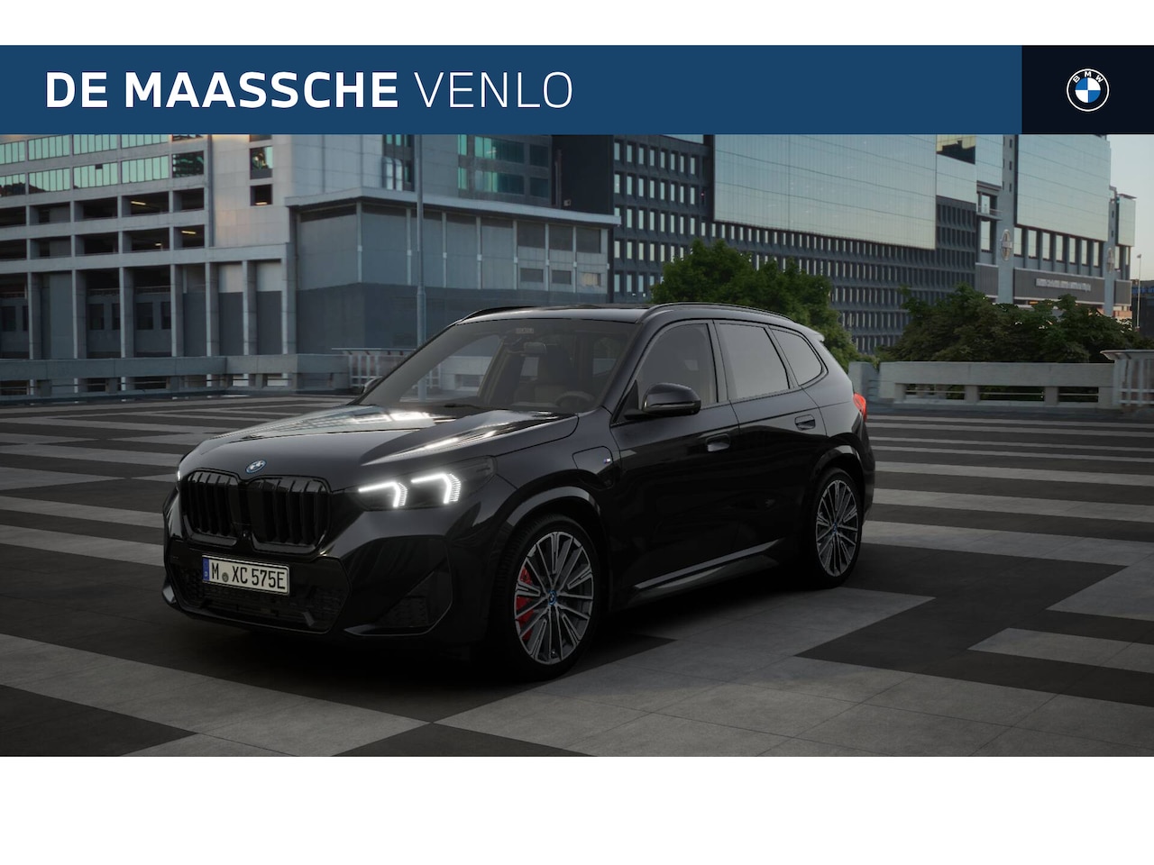 BMW X1 - xDrive30e M Sport Automaat / Panoramadak / Trekhaak / Sportstoelen / Adaptieve LED / M Ada - AutoWereld.nl