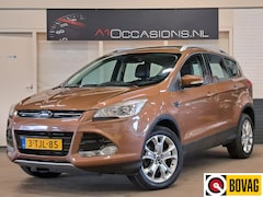 Ford Kuga - 1.6 Titanium 4WD + NAVI + PANODAK