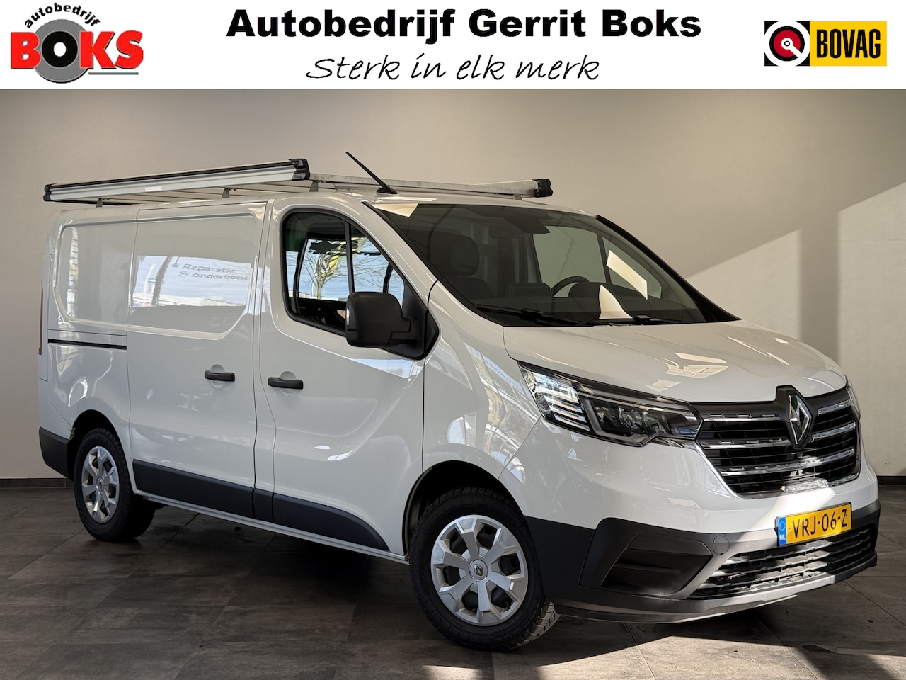 Renault Trafic - 2.0 dCi 110 T29 L1H1 Comfort 3-Persoons Airco CruiseControl Navigatie - AutoWereld.nl