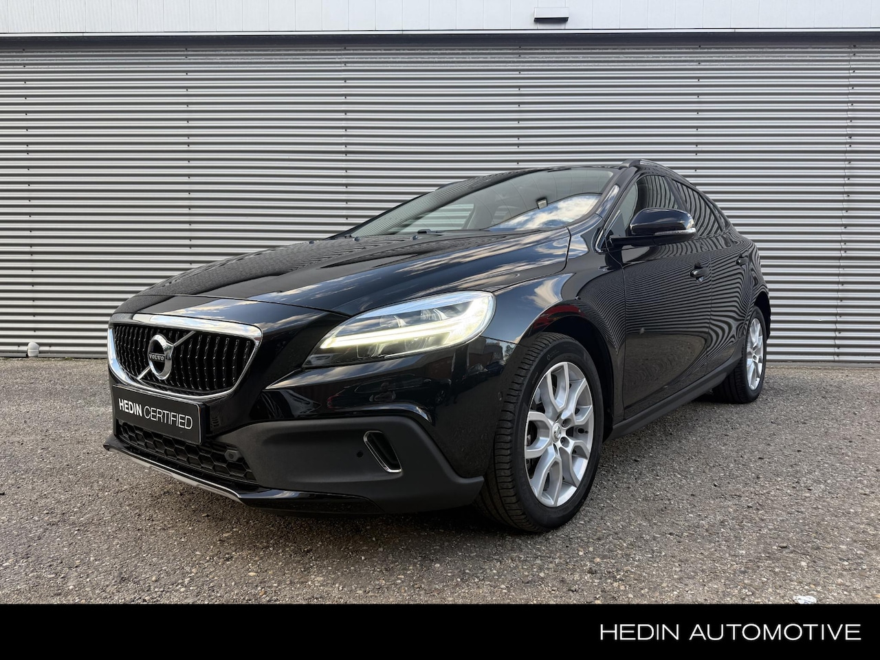 Volvo V40 Cross Country - T3 Polar+ Luxury | - AutoWereld.nl