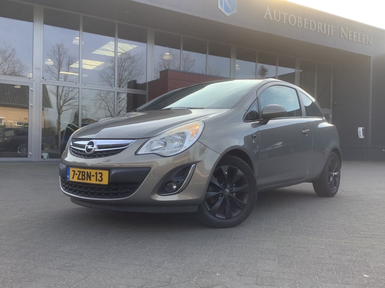 Opel Corsa - 1.4i-16V  150 Anniversary Edition - AutoWereld.nl