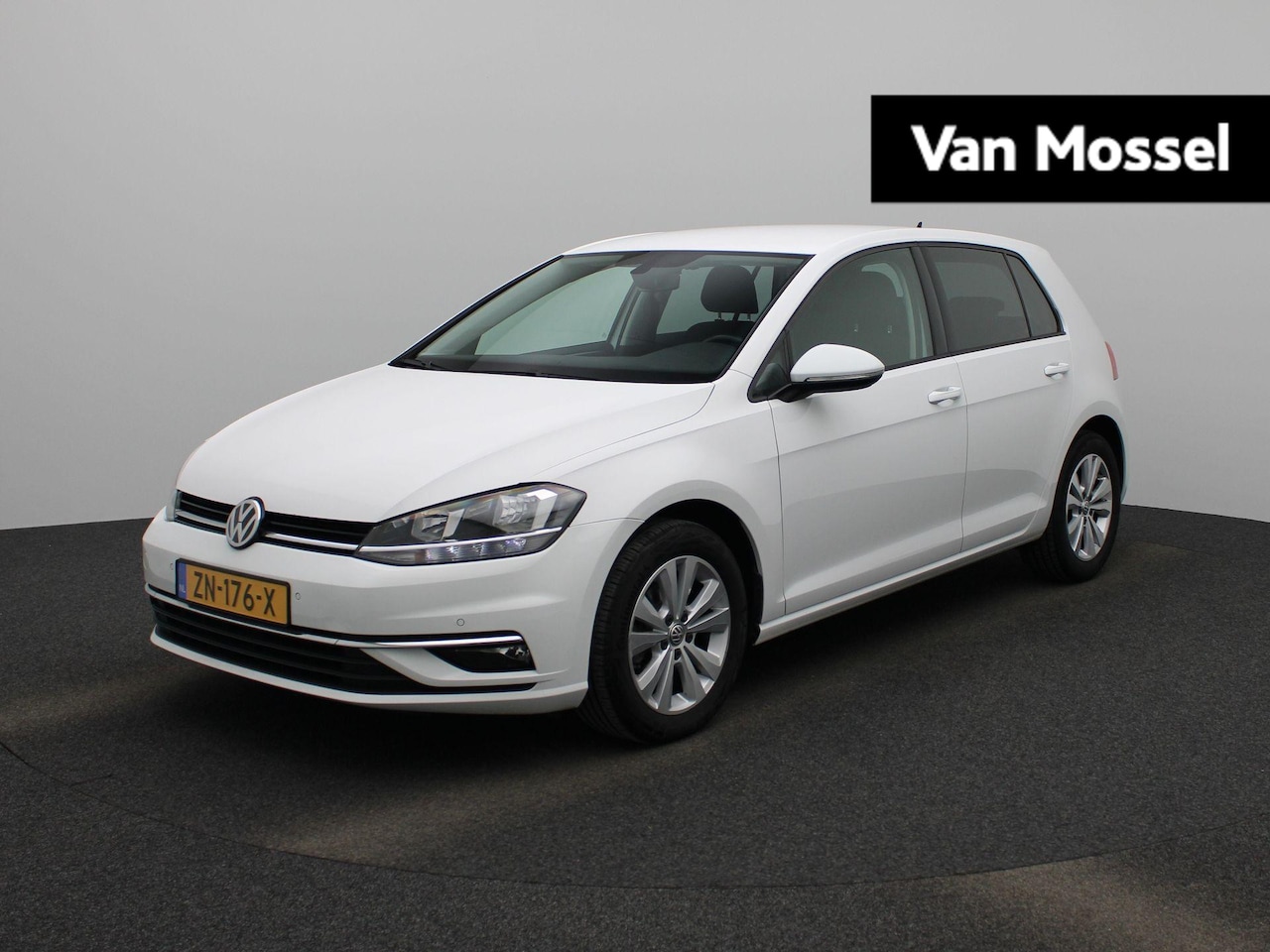 Volkswagen Golf - 1.0 TSI Comfortline 116 PK | Climatronic | Navigatie | Apple Carplay | Parkeersensoren voo - AutoWereld.nl