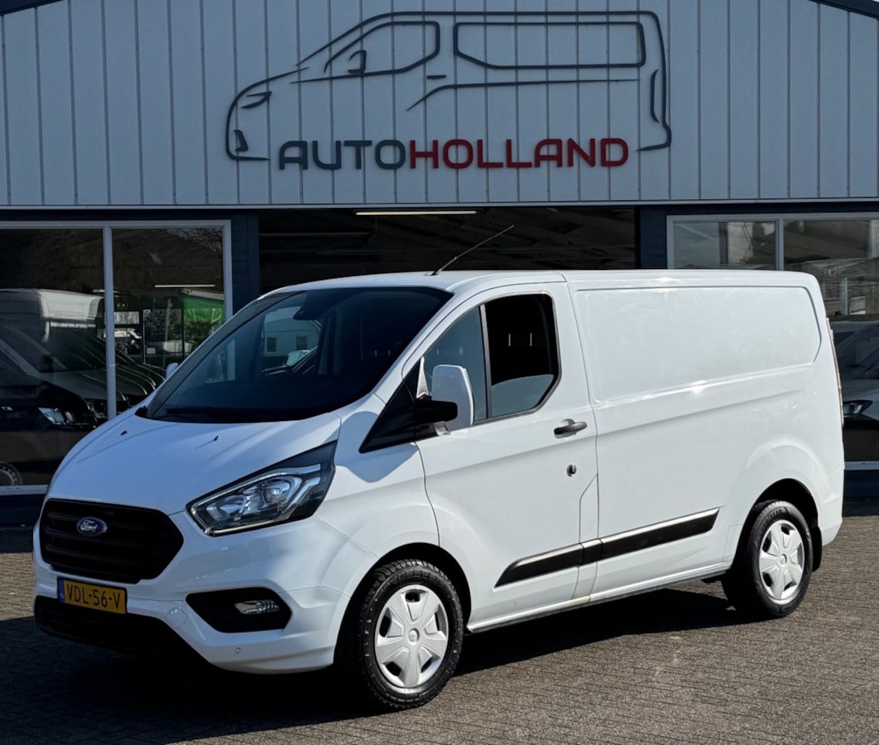 Ford Transit Custom - 2.0 TDCI 96KW 131PK EURO 6 AIRCO/ CRUISE CONTROL/ PARKEERSENSORE - AutoWereld.nl