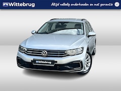 Volkswagen Passat Variant - 1.4 TSI PHEV 218PK GTE Business / Achteruitrijcamera / Stoelverwarming / LED / Keyless Go