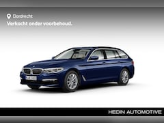 BMW 5-serie Touring - 520i High Executive | Panorama | Leder | Driving Assistant Plus |