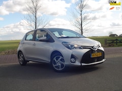 Toyota Yaris - 1.5 Hybrid Lease / airco / navigatie / camera achter