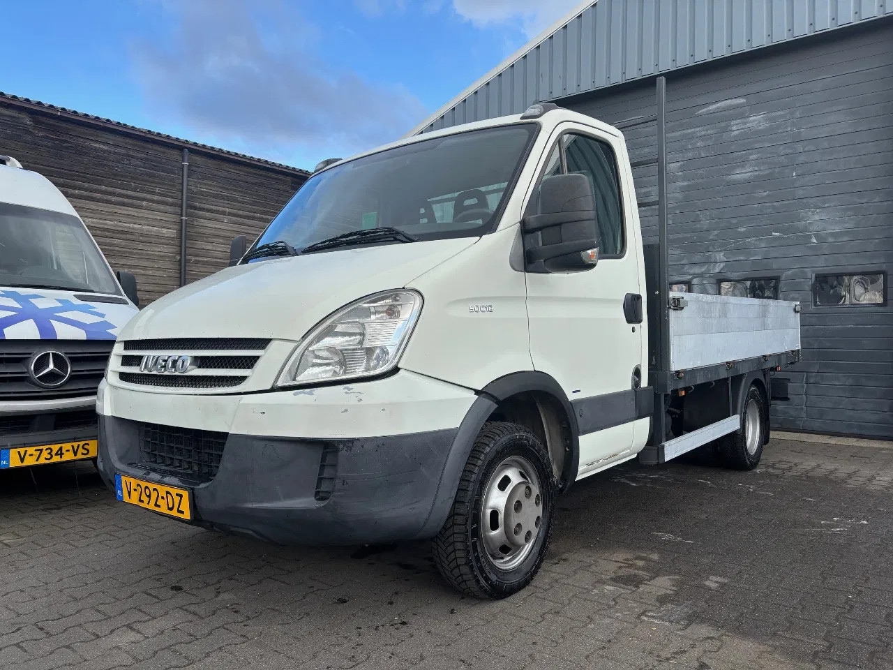 Iveco Daily - 50C18 3.0 Liter 177 PK Open Laadbak - AutoWereld.nl