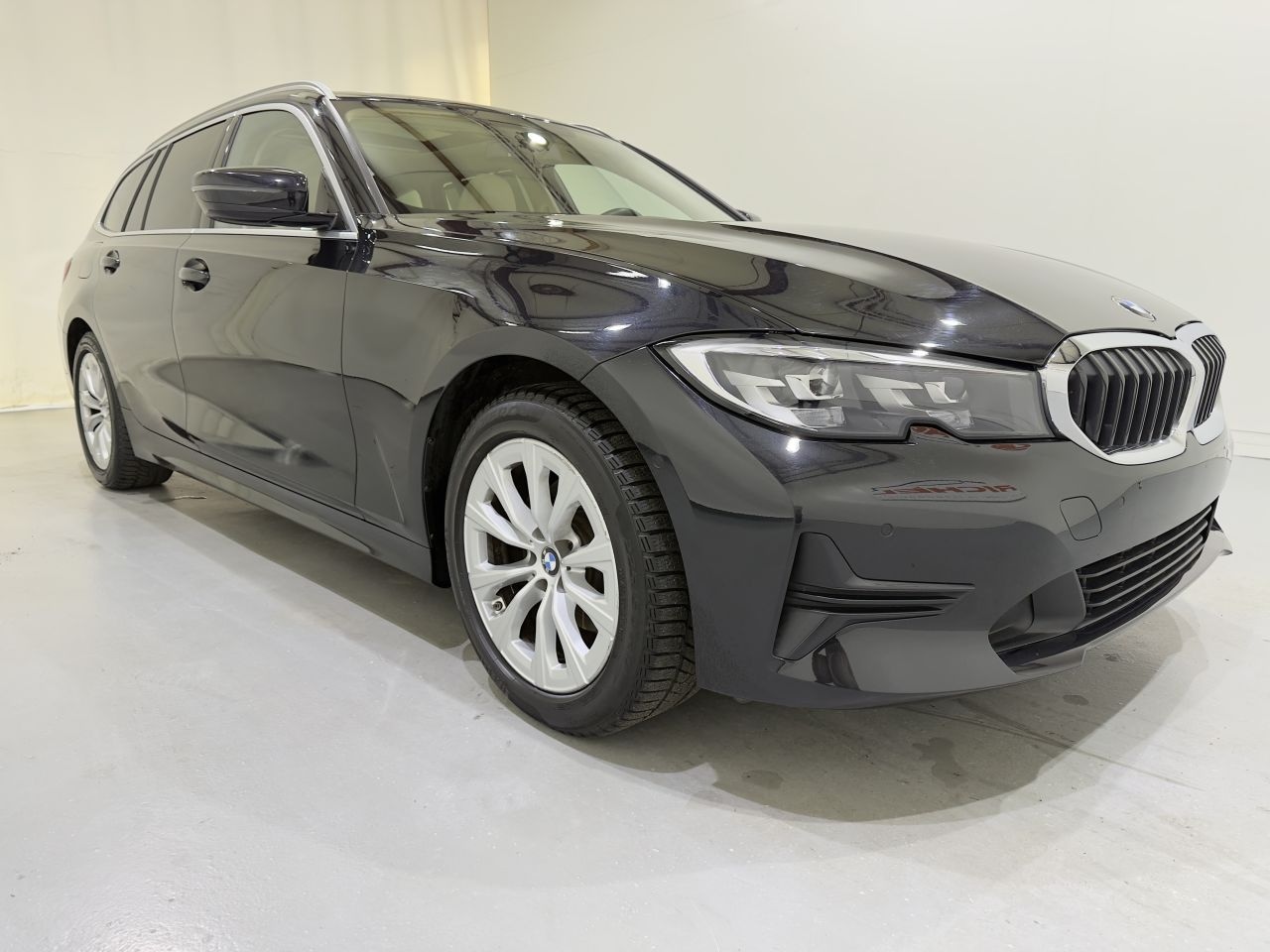 BMW 3-serie Touring - 320i Advantage Aut8 Pano - AutoWereld.nl