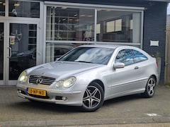 Mercedes-Benz C-klasse Sportcoupé - 180 K. ZÉÉR NETJES VOL LEDER