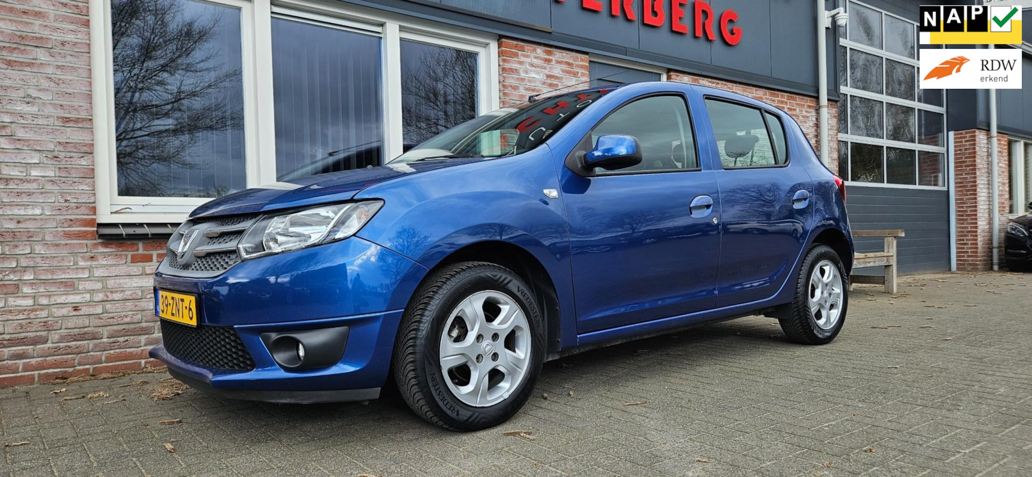 Dacia Sandero - 0.9 TCe Lauréate Airco! Cruise Control! Navigatie! Nette Auto! Dealer Onderhouden! - AutoWereld.nl