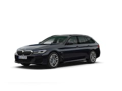 BMW 5-serie Touring - 530e M-Sport | Panorama | Trekhaak | Laser | H/K | ACC | Head-Up | Stoel/Stuurverw. | Came