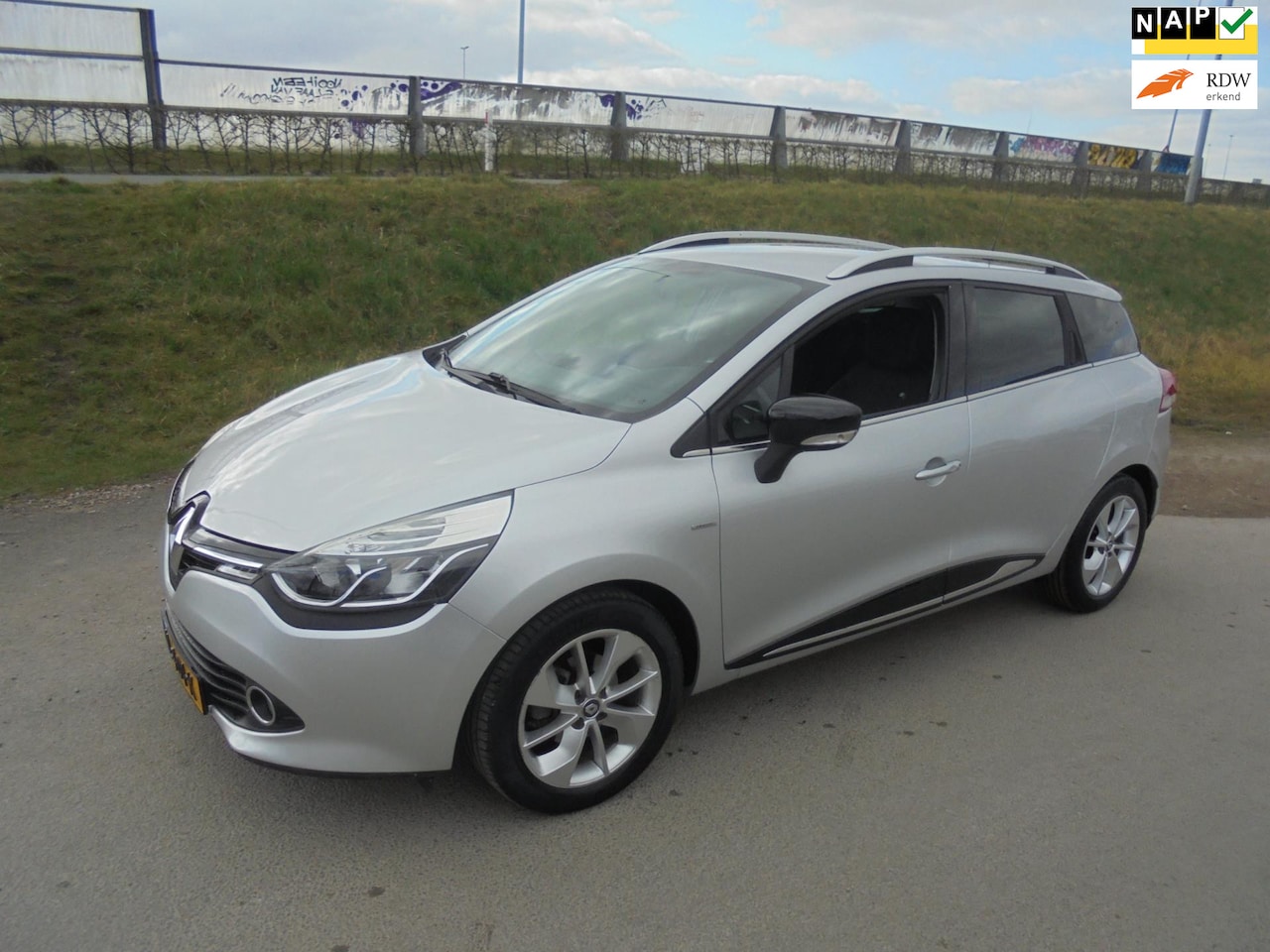 Renault Clio Estate - Renault clio 0.9 benzine staion airco lmv 80.000km - AutoWereld.nl