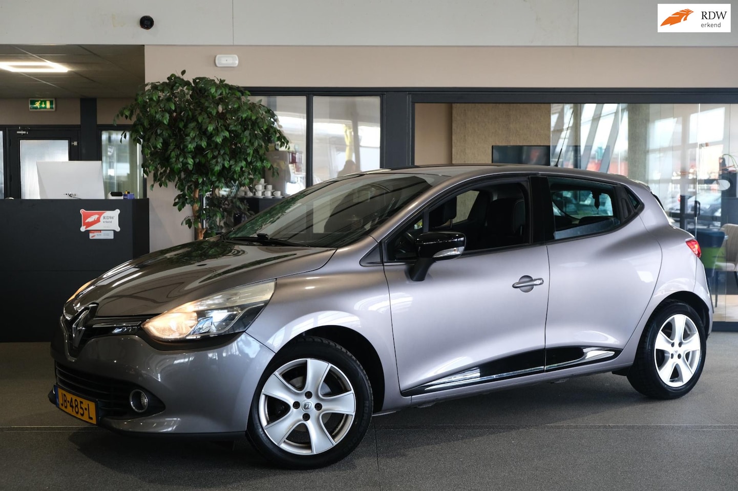 Renault Clio - 0.9 TCe ECO Night&Day Navi Cruise PDC - AutoWereld.nl