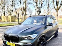 BMW X5 - XDrive45e | 530PK | Sky Lounge | Pano | SoftClose | BOMVOLL |