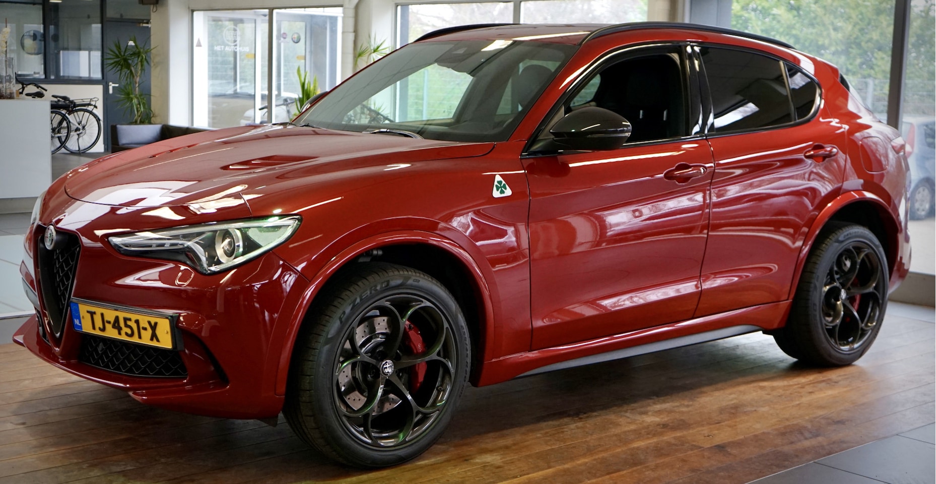 Alfa Romeo Stelvio - 2.9 V6 AWD Quadrifoglio origineel Nederlands - AutoWereld.nl