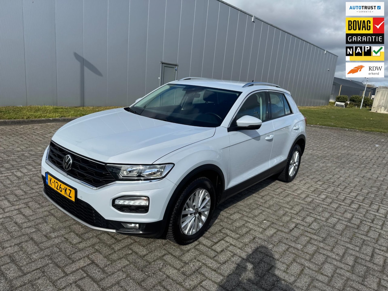 Volkswagen T-Roc - 1.0 TSI Style 1.0 TSI Style , climaat control , navigatie, wit metallic - AutoWereld.nl