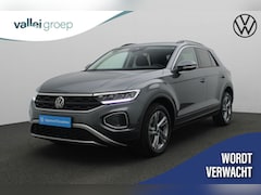 Volkswagen T-Roc - 1.0 TSI 110 pk Life 75 Edition | Achteruitrijcamera | Navigatie | Adaptive Cruise | Digita