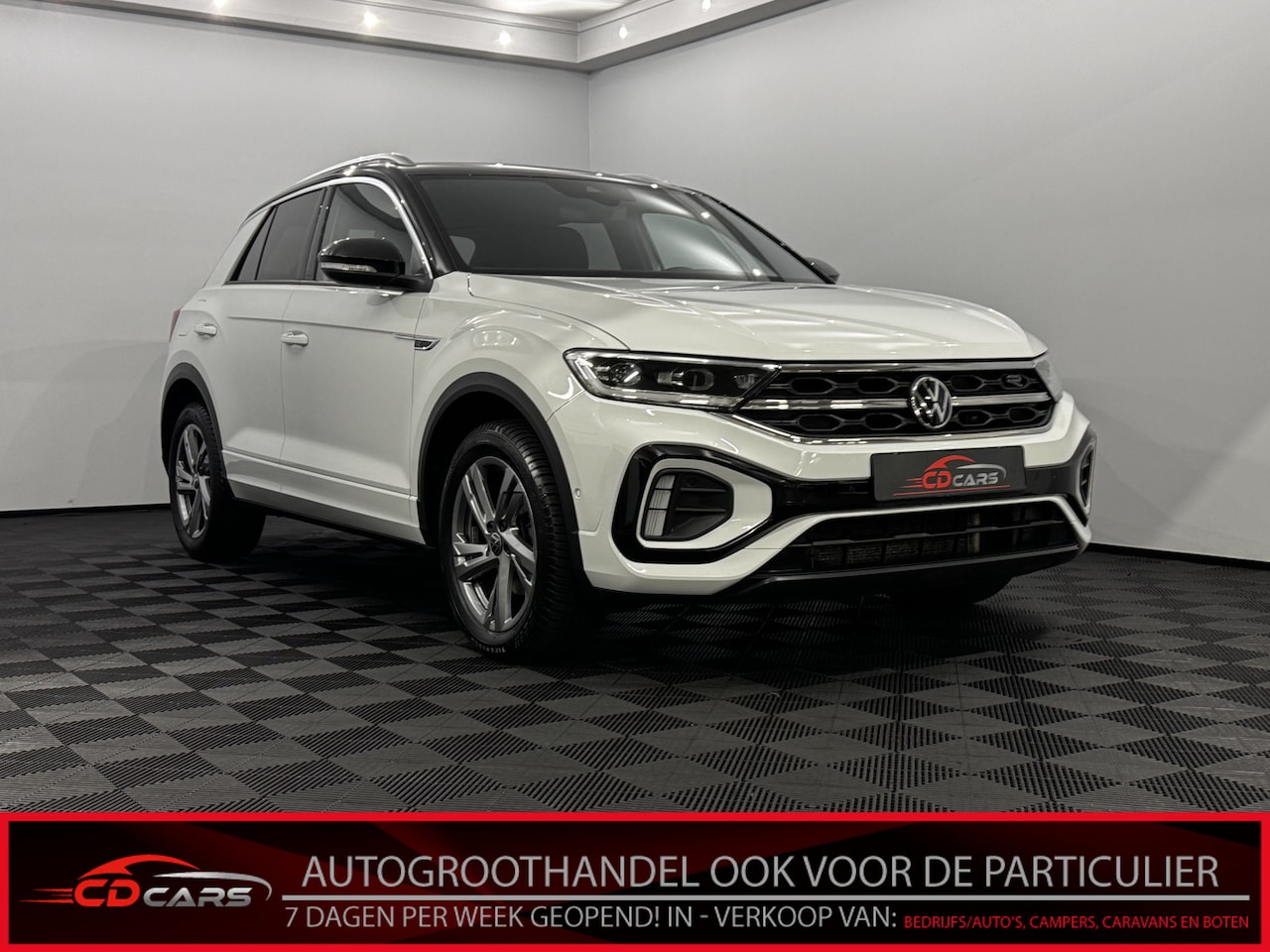 Volkswagen T-Roc - 1.0 TSI R-Line Half leder, Camera, Navi, Virtual desk, Cruise control, Winterpakket, A sta - AutoWereld.nl