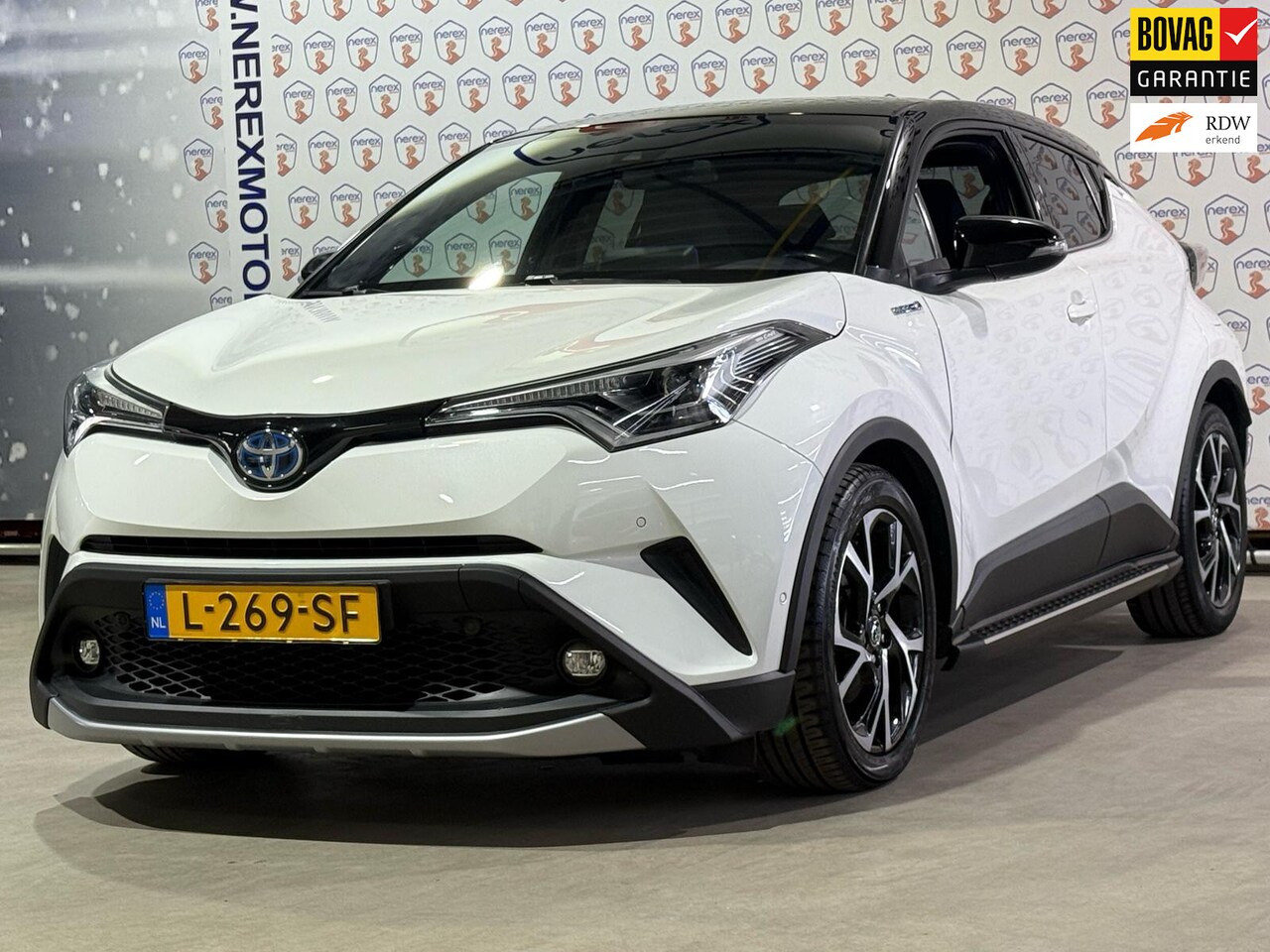 Toyota C-HR - 1.8 Hybrid Bi-Tone | JBL | Trekhaak | 18 Inch | Navi - AutoWereld.nl