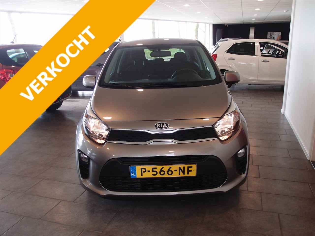 Kia Picanto - 1.2 CVVT 85 PK 5D DynamicLine Navigator + - AutoWereld.nl