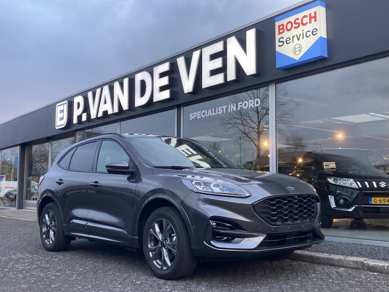 Ford Kuga - 2.5 PHEV ST-Line X 225pk/165kW e-CVT Automaat | Ook leverbaar in Agate Black | Elektr. tre - AutoWereld.nl