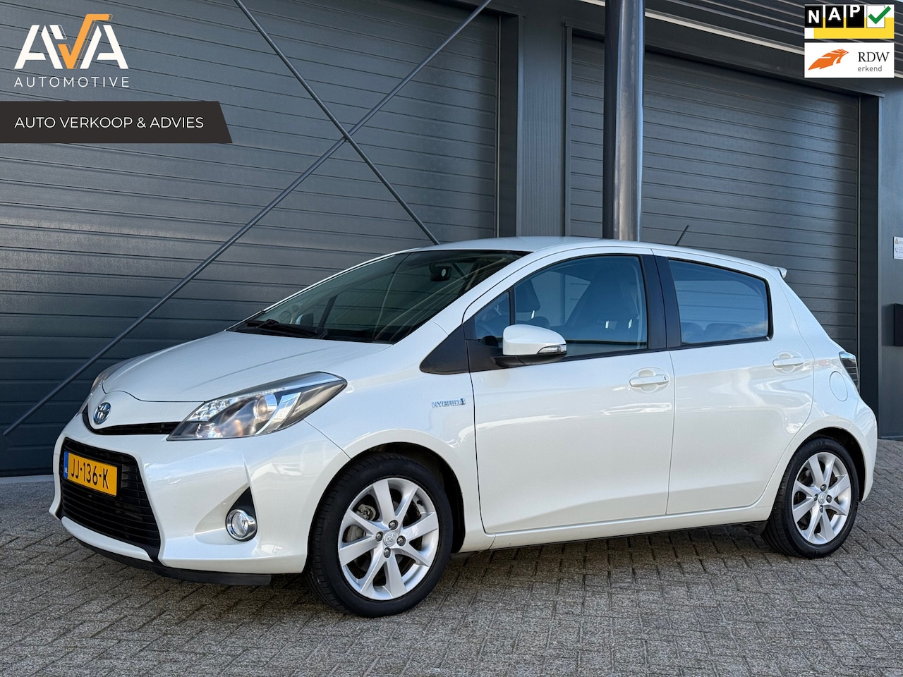 Toyota Yaris - 1.5 Full Hybrid Dynamic 1.5 Full Hybrid Dynamic, Camera, Trekhaak, Climate, Cruise - AutoWereld.nl