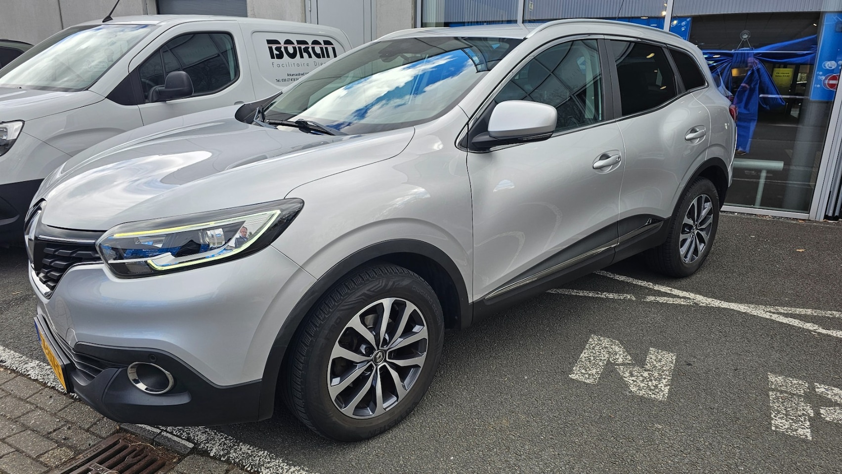 Renault Kadjar - 1.2 TCe Limited | Automaat | Trekhaak | Navi | PDC V+A | Navigatie | LM Velgen | - AutoWereld.nl