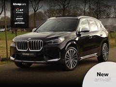 BMW X1 - xDrive23i | Trekhk | H+K | HUD | 1eEig | Nieuw | Pano | Full Options