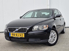 Volvo S40 - 1.8 Kinetic bj 2005 zeer nette S40 Nieuwe APK bij Aflevering