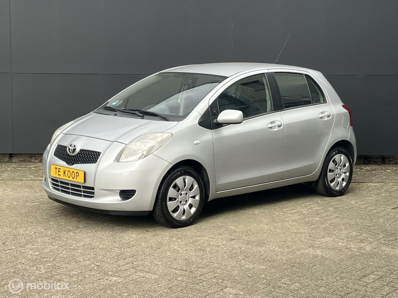 Toyota Yaris - 1.0 VVTi Sol 5-drs ZEER MOOI - AutoWereld.nl