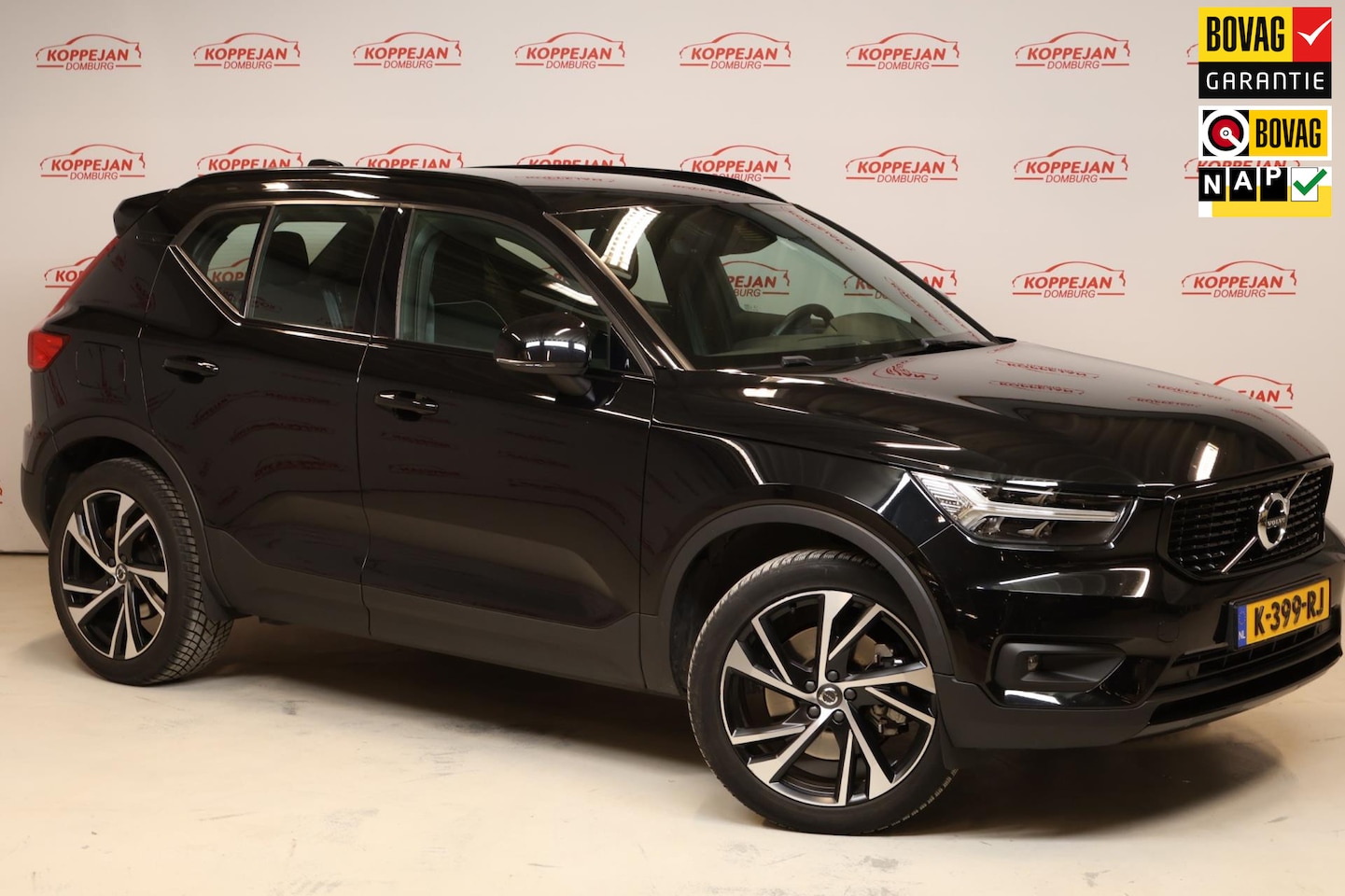 Volvo XC40 - 1.5 T5 Recharge R-Design NL auto, Adaptive, EL koffer, appconnect - AutoWereld.nl