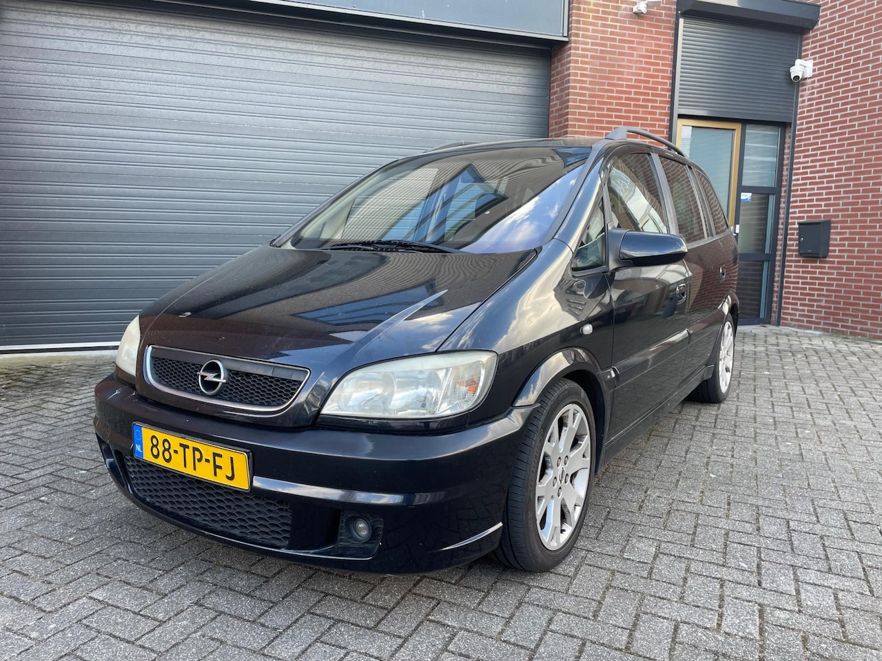 Opel Zafira - 2.0-16V OPC Leer Clima 200pk 7pers. - AutoWereld.nl