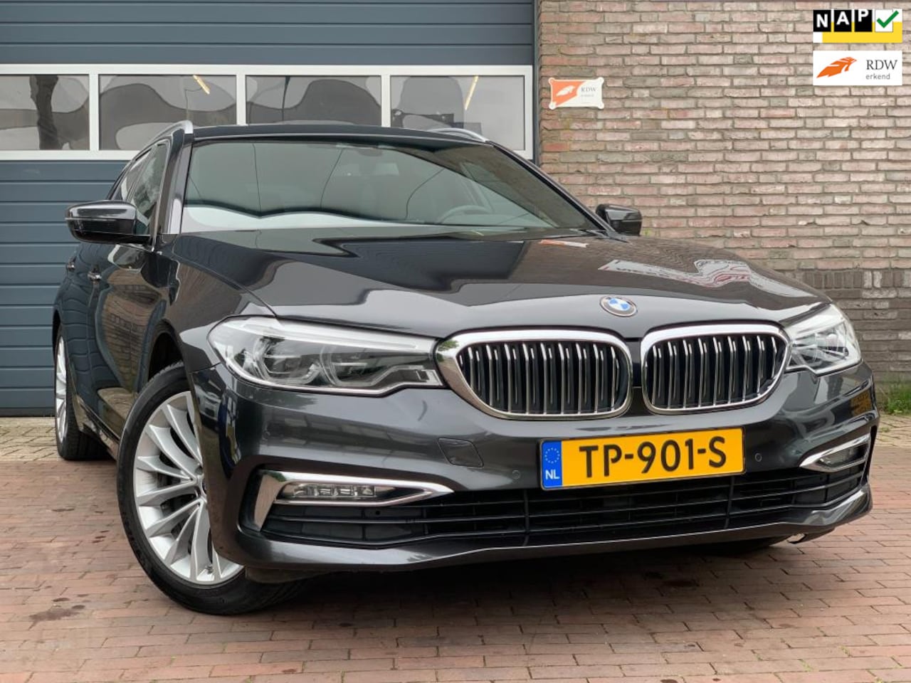 BMW 5-serie Touring - 520d High Executive|Panoramadak|Leder - AutoWereld.nl