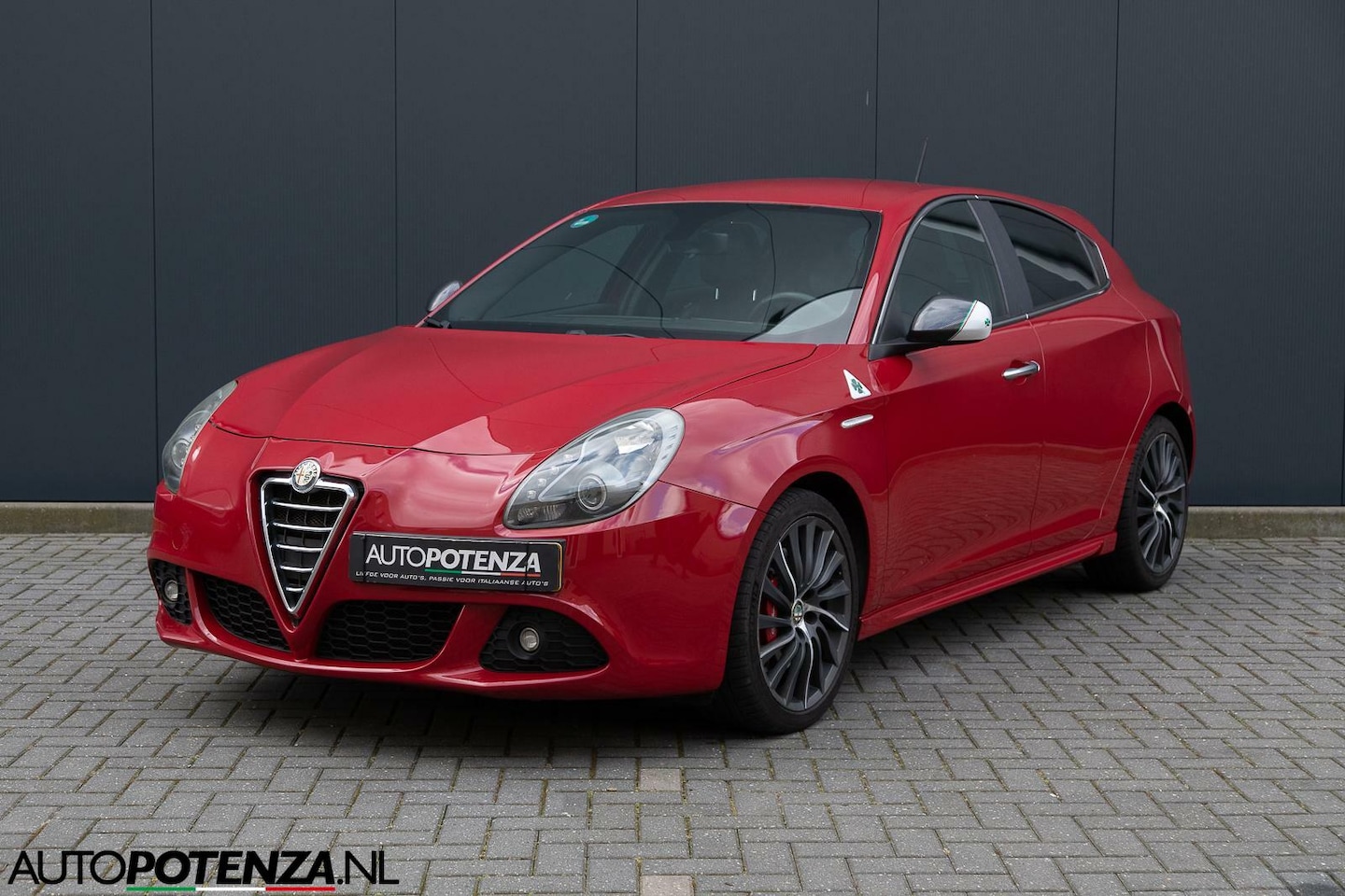 Alfa Romeo Giulietta - 1.7 TBi Quadrifoglio Verde 235PK Rosso! - AutoWereld.nl