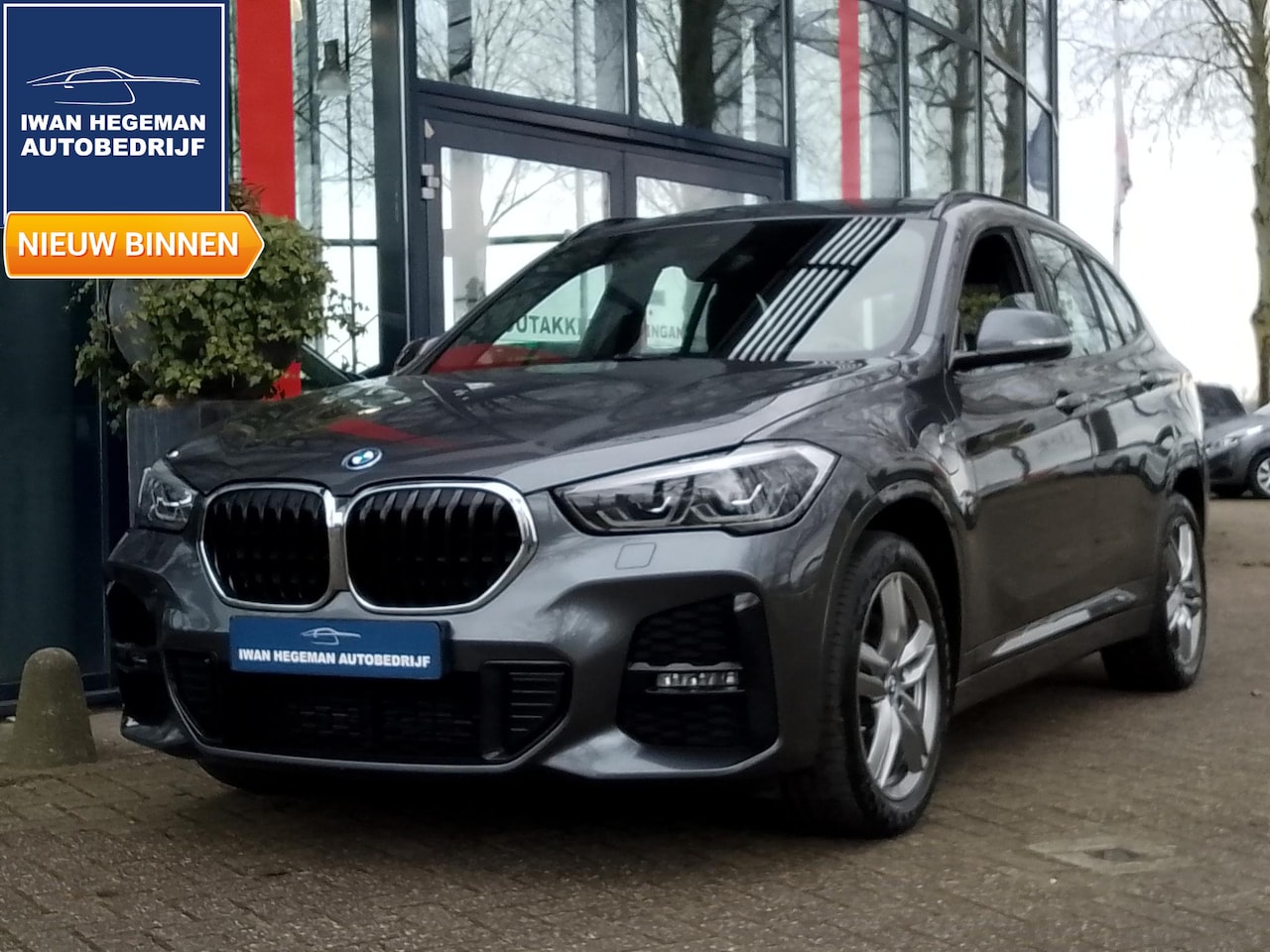 BMW X1 - xDrive25e M-Pakket | Navi | ECC | PDC | 18inch | Sportstoelen - AutoWereld.nl