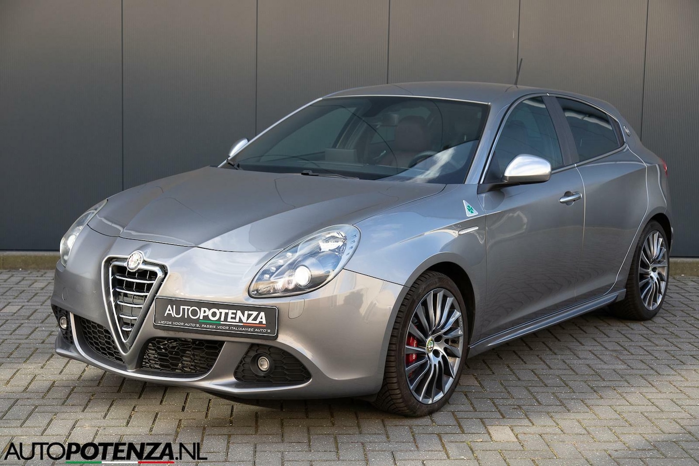 Alfa Romeo Giulietta - QV 1.7 TBi Quadrifoglio Verde Maserati! - AutoWereld.nl