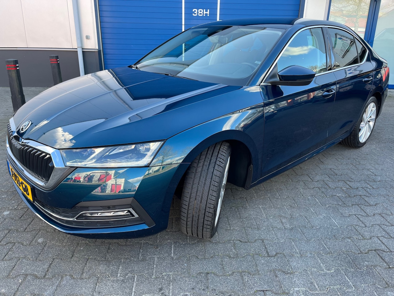 Skoda Octavia - 1.5 TSI 150pk First Edition / NIEUW MODEL /Head up Display / Trekhaak max 1.500kg / Keyles - AutoWereld.nl