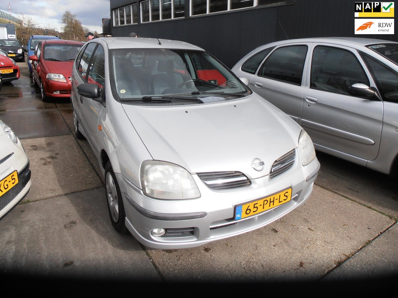 Nissan Almera Tino - 1.8 Acenta autom airco elek pak nap apk - AutoWereld.nl