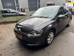 Volkswagen Golf - 1.2 TSI Business Edition R Connected