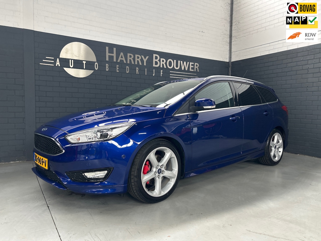 Ford Focus - 1.5 ST Line/ voll in de opties/ trekhaak/zeer mooi - AutoWereld.nl