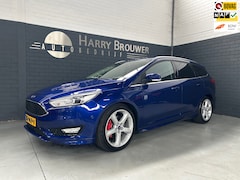 Ford Focus - 1.5 ST Line/ voll in de opties/ trekhaak/zeer mooi