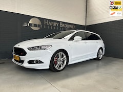 Ford Mondeo Wagon - 2.0 Vignale ST-Line automaat. Voll in de opties en zeer mooi