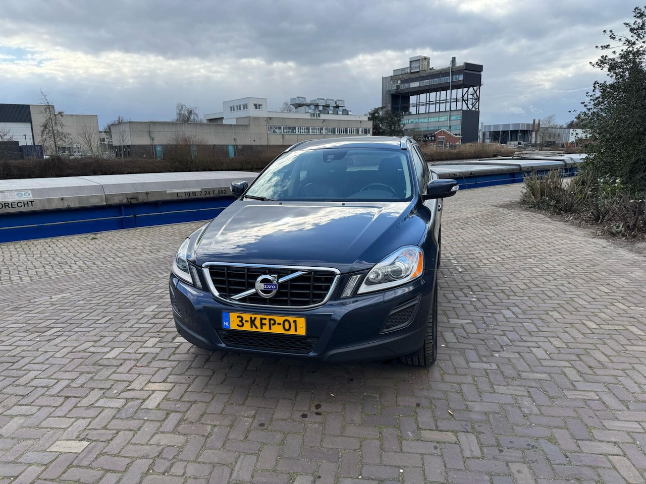 Volvo XC60 - 2.0 D4 Summum - AutoWereld.nl